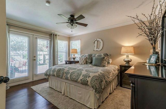 28 Fallenstone Drive, The Woodlands, TX 77381