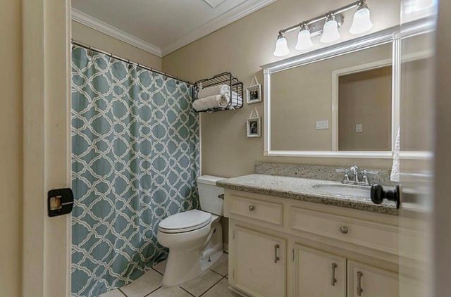 28 Fallenstone Drive, The Woodlands, TX 77381