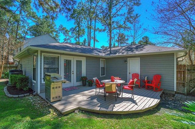 28 Fallenstone Drive, The Woodlands, TX 77381