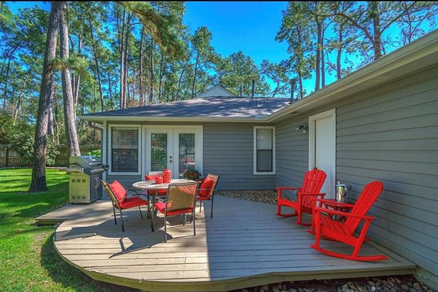 28 Fallenstone Drive, The Woodlands, TX 77381