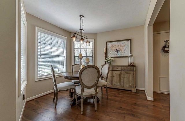 28 Fallenstone Drive, The Woodlands, TX 77381
