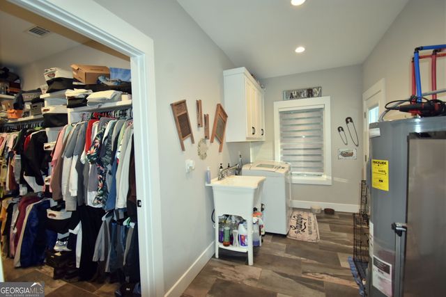 925 Bear Creek Marina Road, Mansfield, GA 30055