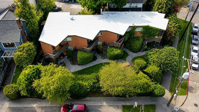 3261 Fuhrman Avenue E, Seattle, WA 98102