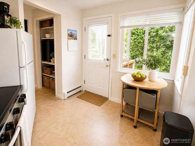 3261 Fuhrman Avenue E, Seattle, WA 98102