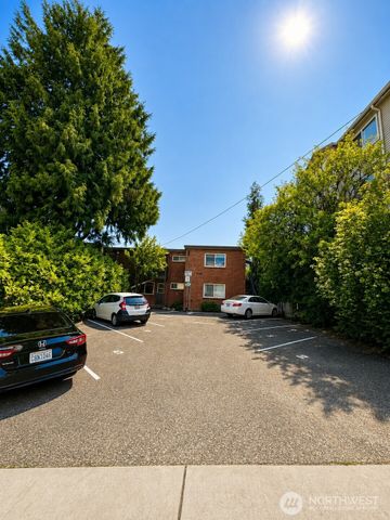 3261 Fuhrman Avenue E, Seattle, WA 98102
