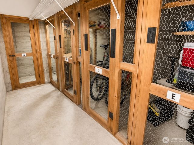 3261 Fuhrman Avenue E, Seattle, WA 98102