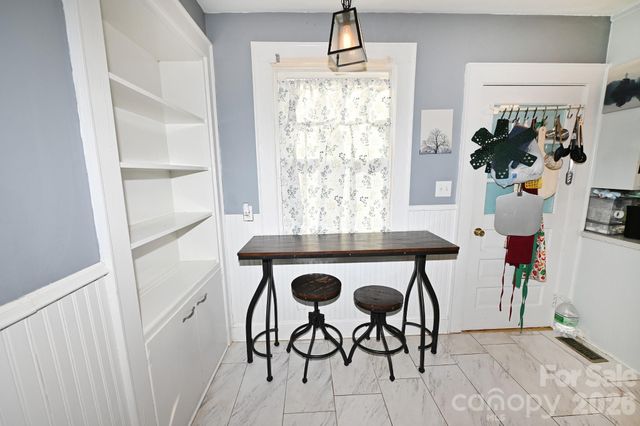 614 S Ashe Avenue, Newton, NC 28658