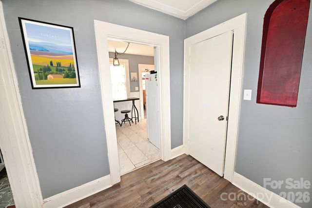 614 S Ashe Avenue, Newton, NC 28658