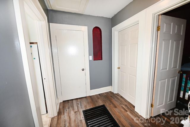 614 S Ashe Avenue, Newton, NC 28658