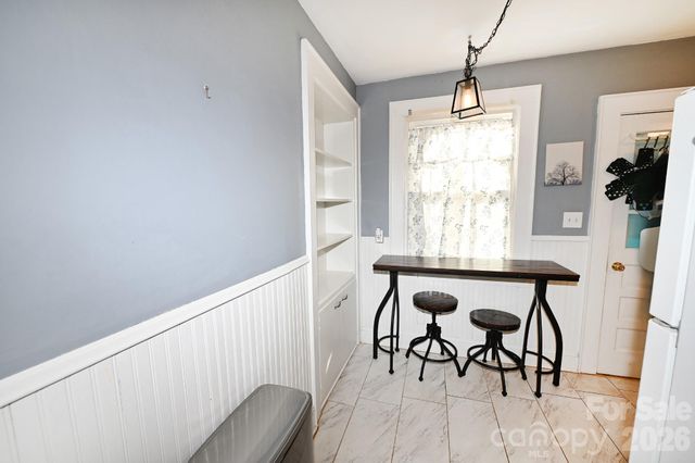 614 S Ashe Avenue, Newton, NC 28658