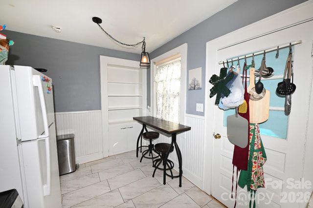 614 S Ashe Avenue, Newton, NC 28658