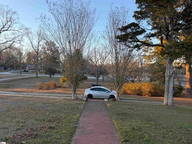 2120 101 Highway, Gray Court, SC 29645