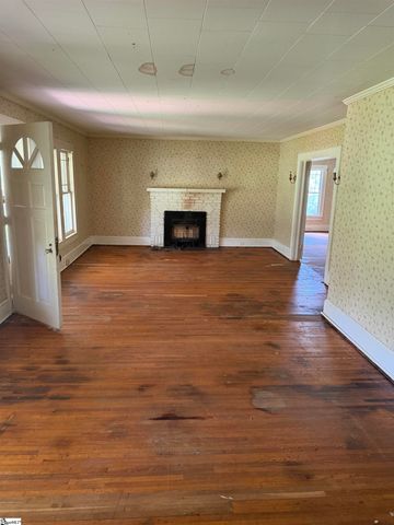 2120 101 Highway, Gray Court, SC 29645