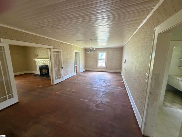 2120 101 Highway, Gray Court, SC 29645