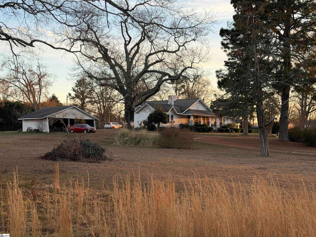 2120 101 Highway, Gray Court, SC 29645