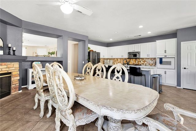 9178 Goldenseal Court, Hesperia, CA 92344