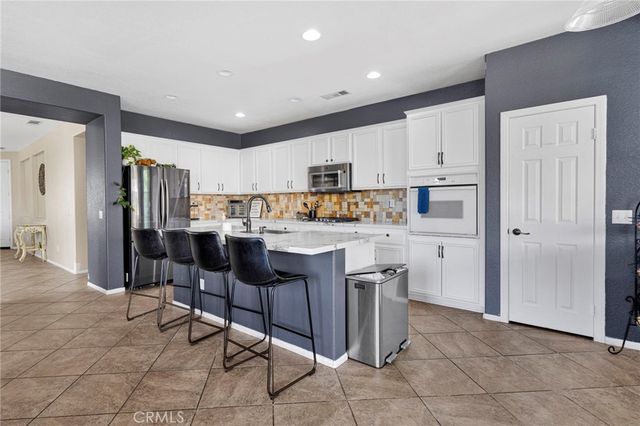 9178 Goldenseal Court, Hesperia, CA 92344