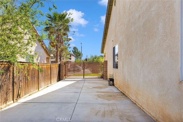 9178 Goldenseal Court, Hesperia, CA 92344