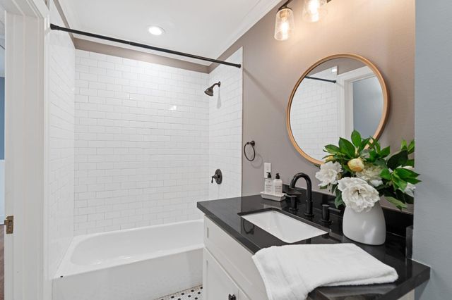 1102 Winston Street, Houston, TX 77009