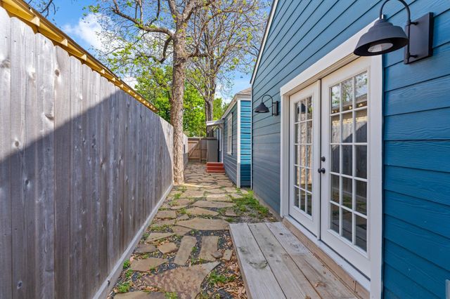 1102 Winston Street, Houston, TX 77009