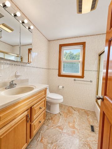 231 Waltham St, Newton, MA 02465