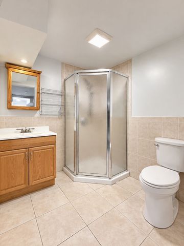 231 Waltham St, Newton, MA 02465