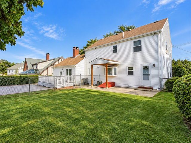 231 Waltham St, Newton, MA 02465