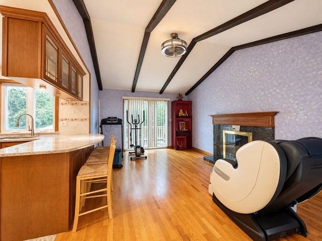 231 Waltham St, Newton, MA 02465