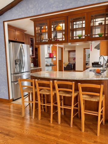 231 Waltham St, Newton, MA 02465