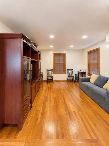231 Waltham St, Newton, MA 02465
