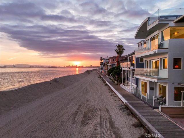 6815 E Seaside Walk, Long Beach, CA 90803