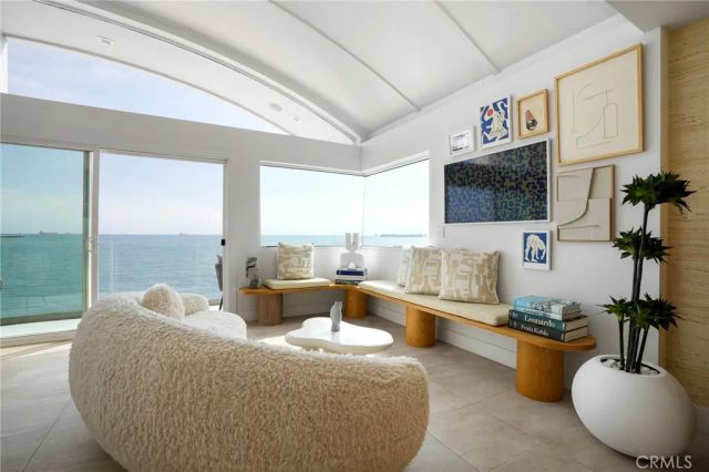 6815 E Seaside Walk, Long Beach, CA 90803