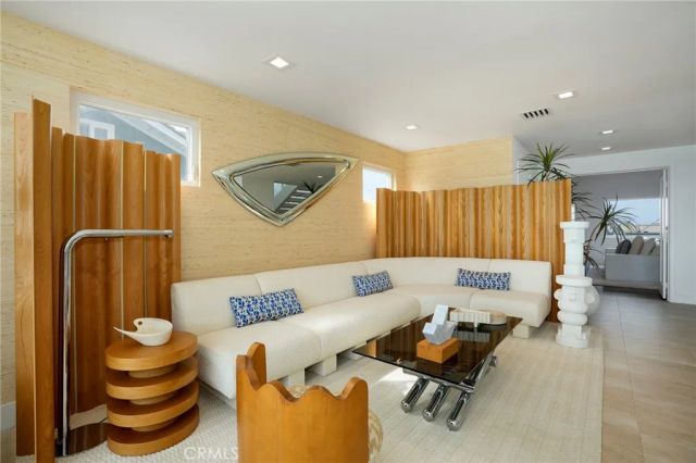 6815 E Seaside Walk, Long Beach, CA 90803