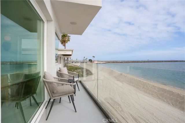 6815 E Seaside Walk, Long Beach, CA 90803
