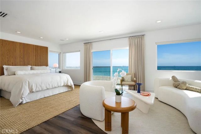6815 E Seaside Walk, Long Beach, CA 90803