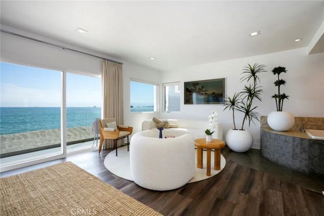 6815 E Seaside Walk, Long Beach, CA 90803