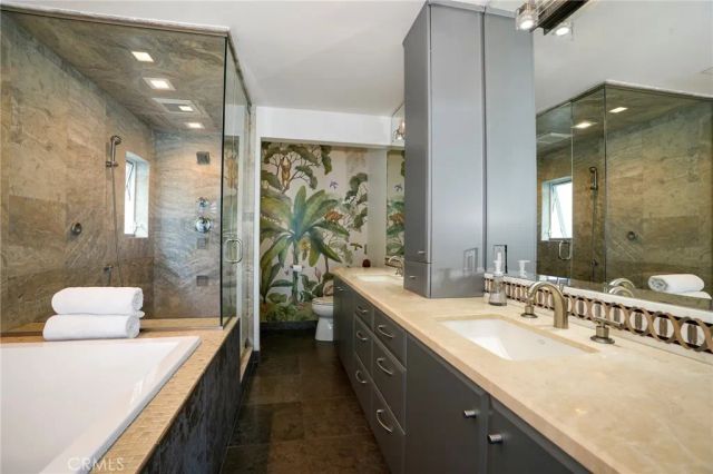 6815 E Seaside Walk, Long Beach, CA 90803