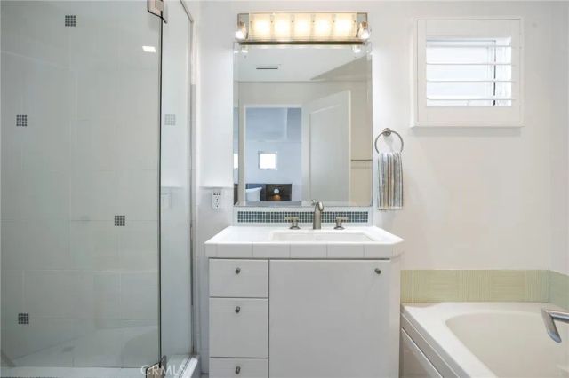 6815 E Seaside Walk, Long Beach, CA 90803