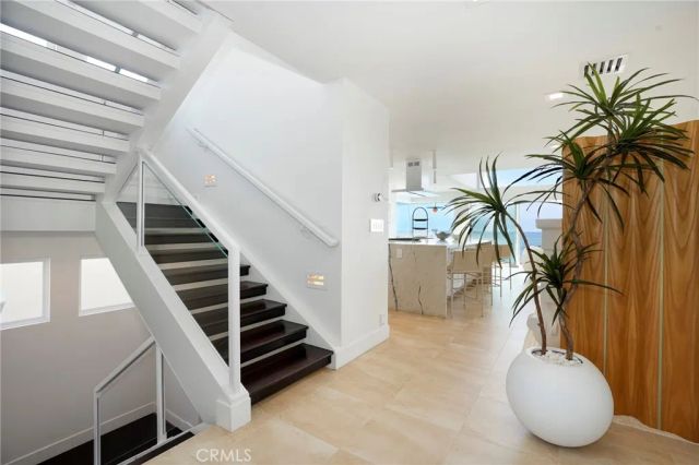 6815 E Seaside Walk, Long Beach, CA 90803