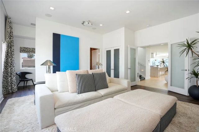 6815 E Seaside Walk, Long Beach, CA 90803