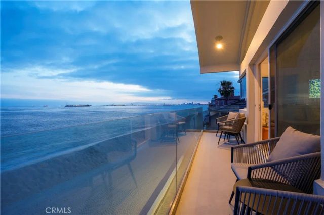 6815 E Seaside Walk, Long Beach, CA 90803