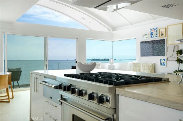 6815 E Seaside Walk, Long Beach, CA 90803