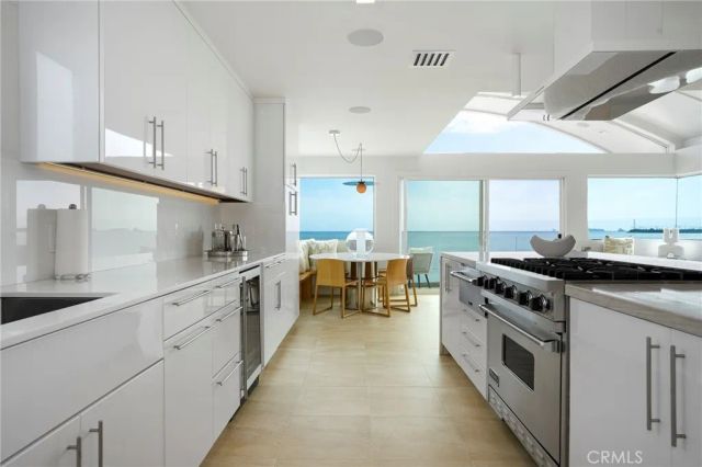 6815 E Seaside Walk, Long Beach, CA 90803