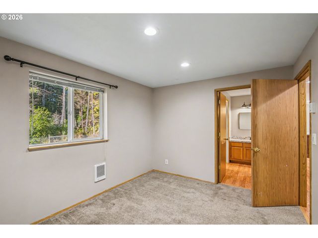 2937 MUNSEL LAKE Rd, Florence, OR 97439