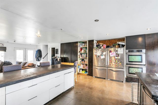 4 Clearbrook Drive, Smithtown, NY 11787