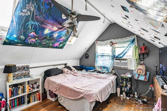 4 Clearbrook Drive, Smithtown, NY 11787