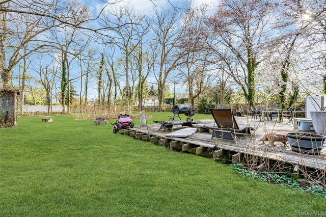 4 Clearbrook Drive, Smithtown, NY 11787