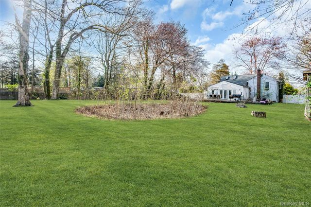 4 Clearbrook Drive, Smithtown, NY 11787