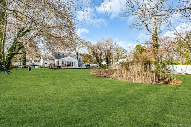 4 Clearbrook Drive, Smithtown, NY 11787