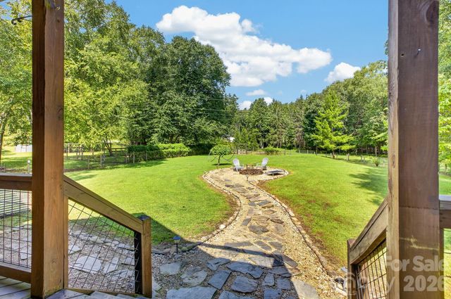 73 Hudson Hollow, Horse Shoe, NC 28742